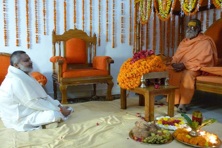 Brahmachari Girish Ji is receiving blessings of Anant Shri Vibhushit Jyotishpeethadheeshwar Shankaracharya Ji Maharaj Vasudevanand Saraswati, Badrikashram Himalaya.